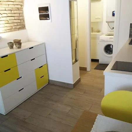 Old Town 14 Apartment